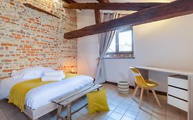 Plongez dans l'Histoire du Centre-Ville - Le Refuge Médiéval - 3 étoiles